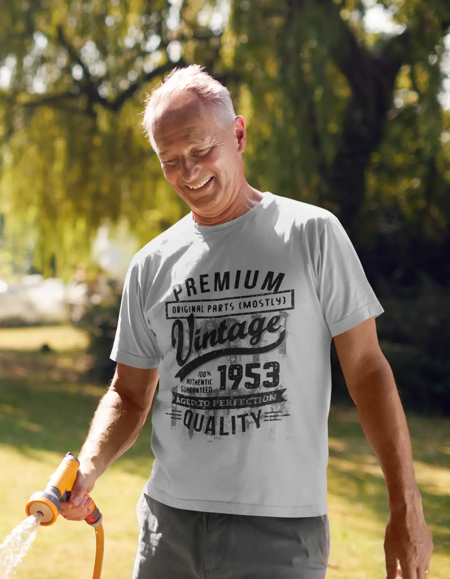 ULTRABASIC – <span>Grafisches</span> <span>Herren</span> -T-Shirt „1953 Aged to Perfection“ <span>als</span> <span>Geburtstagsgeschenk</span>