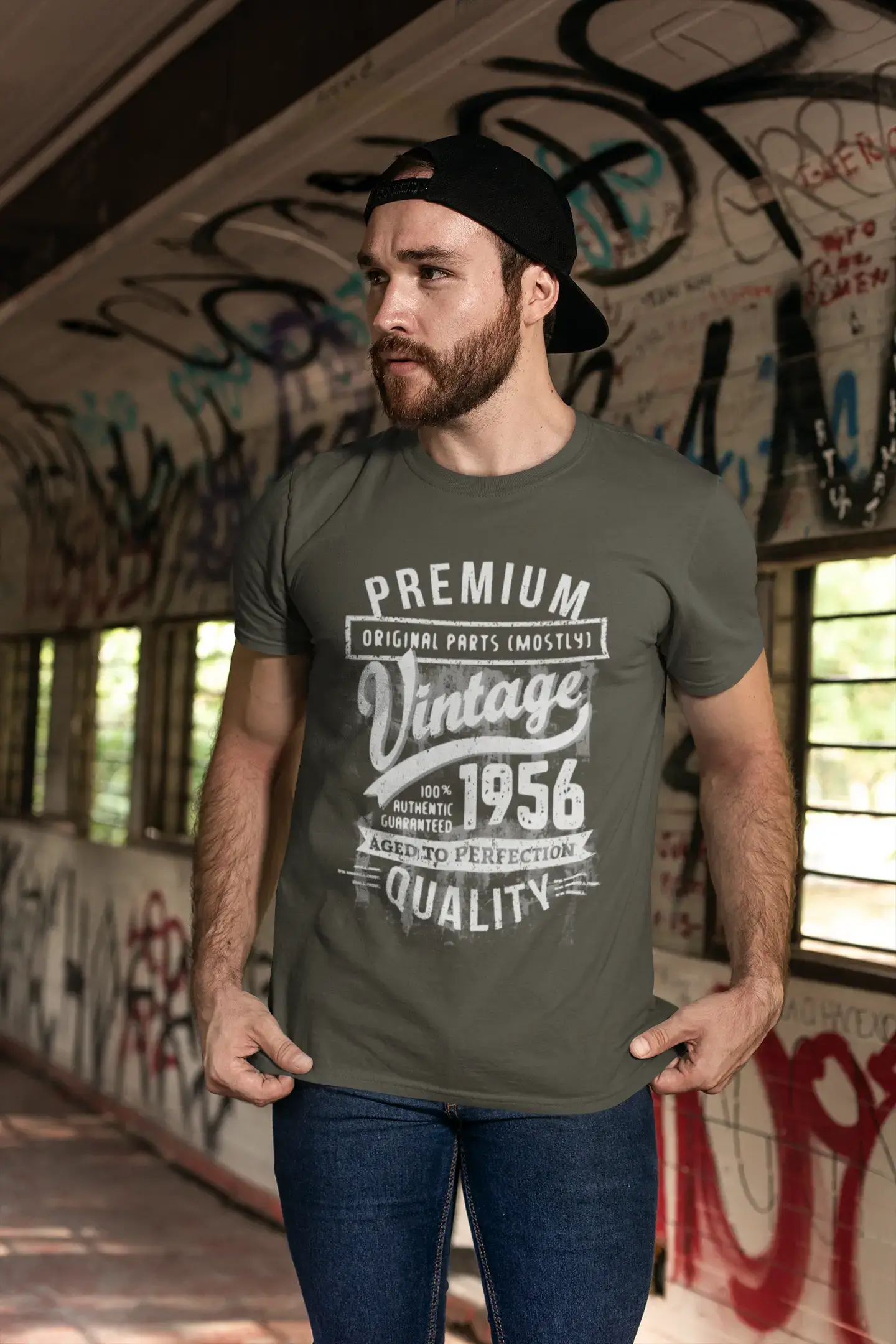 ULTRABASIC - Graphic Men's 1956 Aged to Perfection Birthday Gift T-Shirt