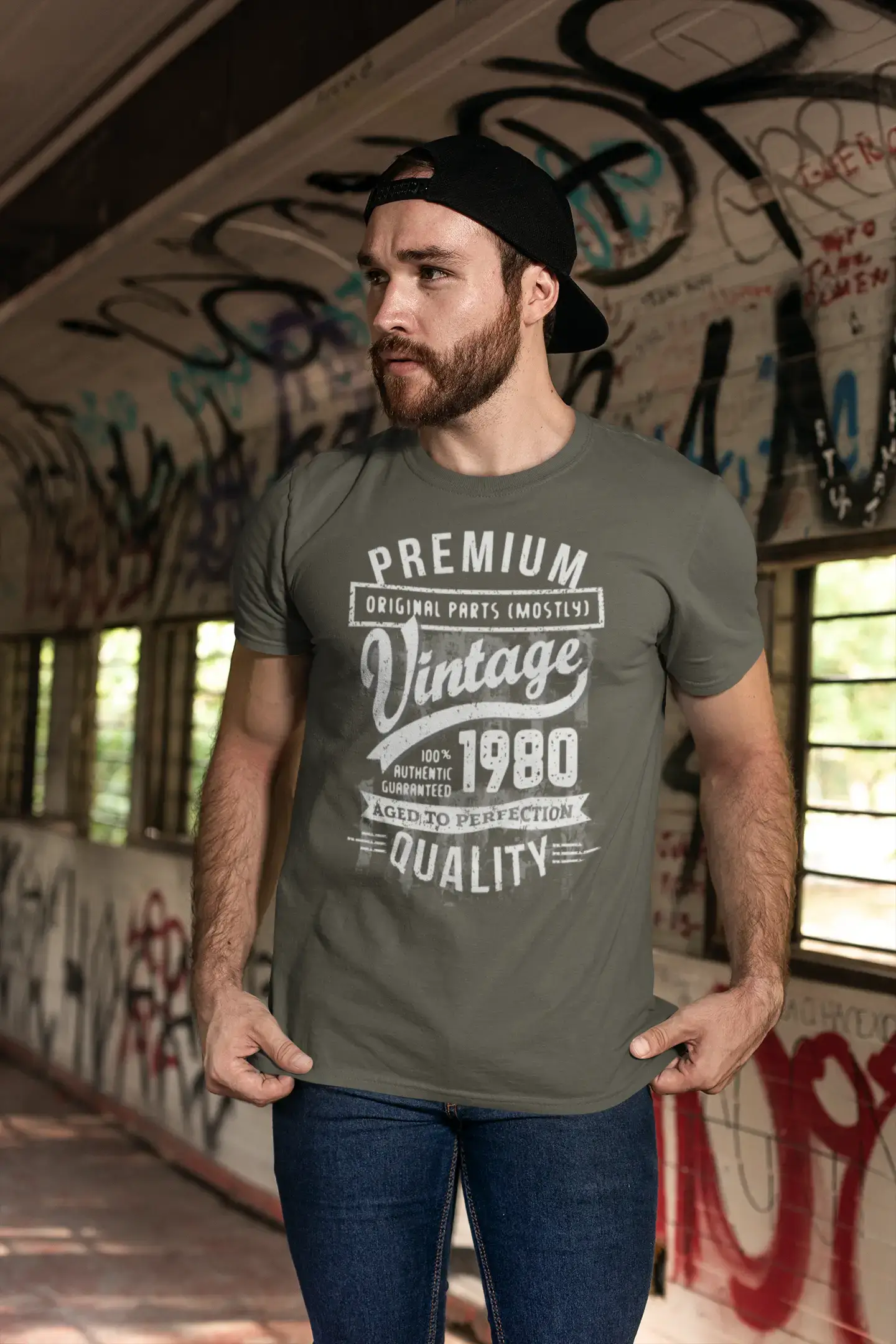 ULTRABASIC - Graphic Men's 1980 Aged to Perfection Birthday Gift T-Shirt