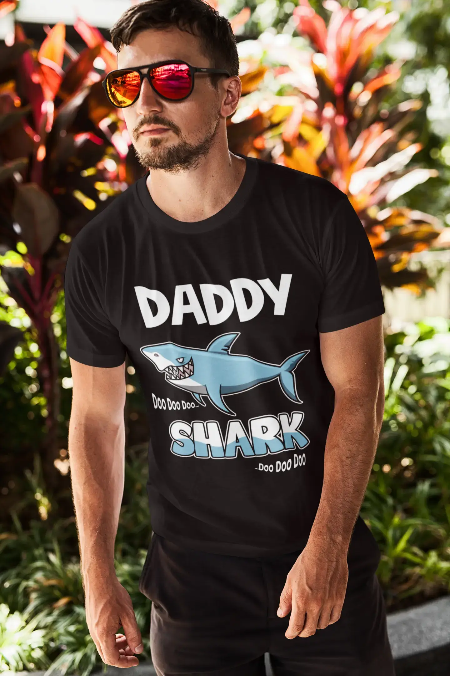 ULTRABASIC Men's Vintage T-Shirt Daddy Shark Doo Doo Doo - Father's Gift