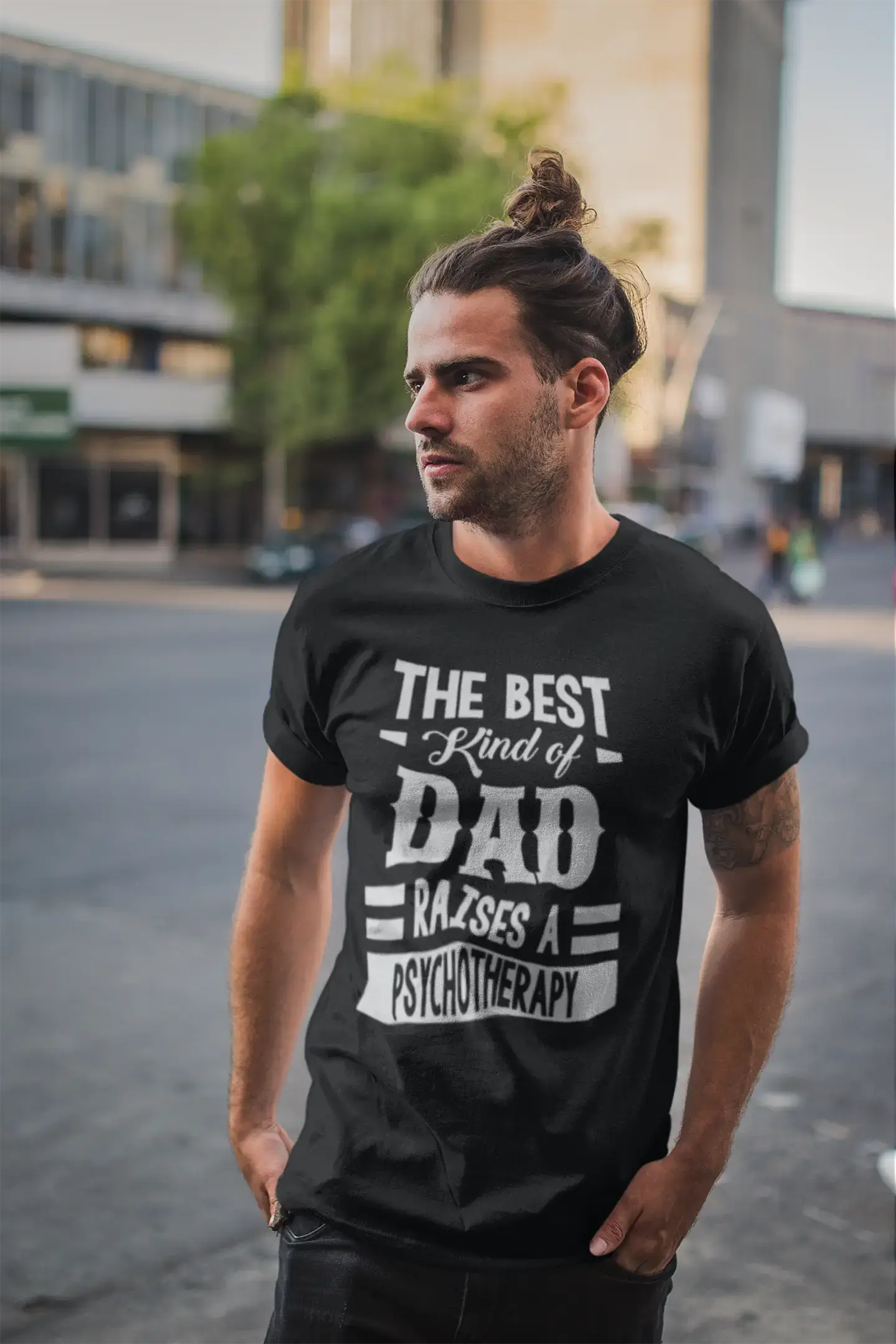 ULTRABASIC Herren-Grafik-T-Shirt „Dad Raises a Psychotherapy“.