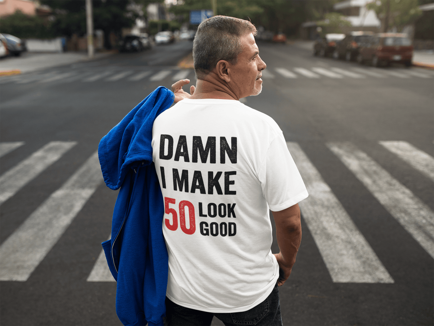 Damn I Make 50 Look Good Herren-T-Shirt, Weiß, Geschenk zum 50. Geburtstag, 00409