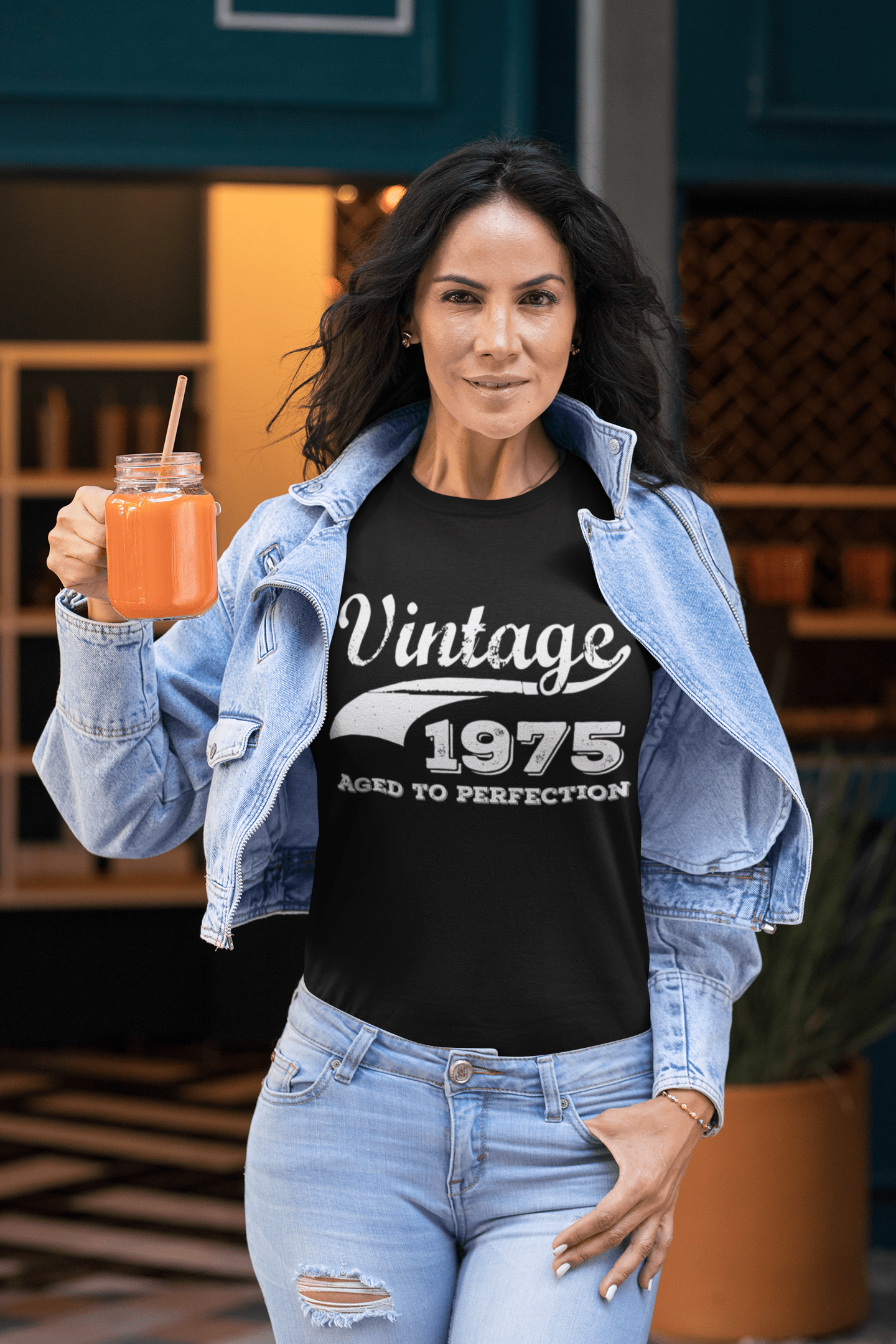 Vintage Aged to Perfection 1975, Noir, T-shirt à manches courtes et col rond pour femmes, t-shirt cadeau 00345